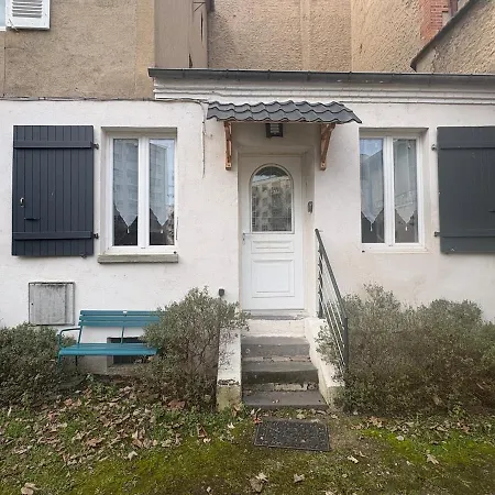 Au Centre Ville, Place Jean Moulin * Moulins (Allier)