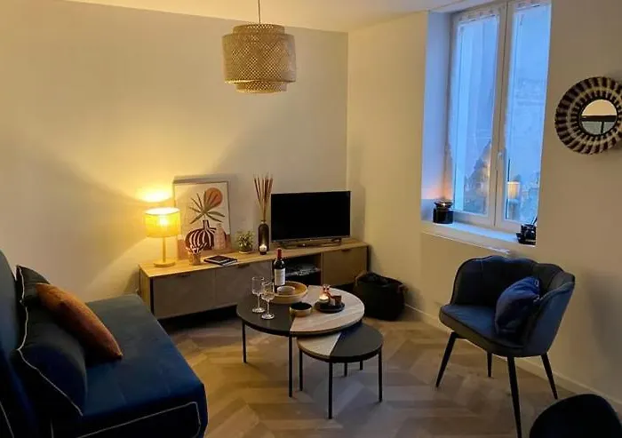 Au Centre Ville, Place Jean Moulin