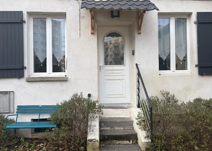 Au Centre Ville, Place Jean Moulin Apartment