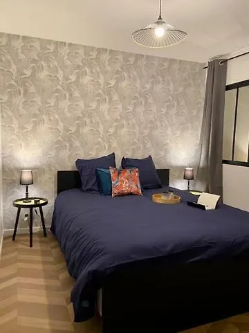 Au Centre Ville, Place Jean Moulin Apartment