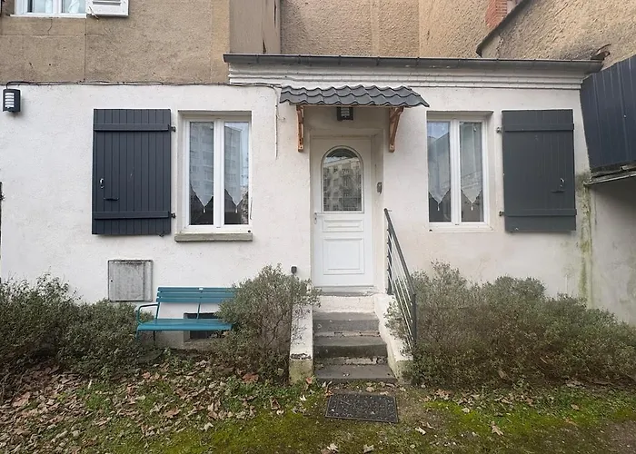 Au Centre Ville, Place Jean Moulin * Moulins (Allier)